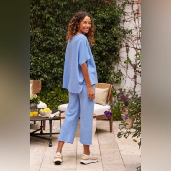 Frank and Eileen Malibu Travel Set in Wave. Capelet in O/S pants in S worn once - Picture 2 of 15